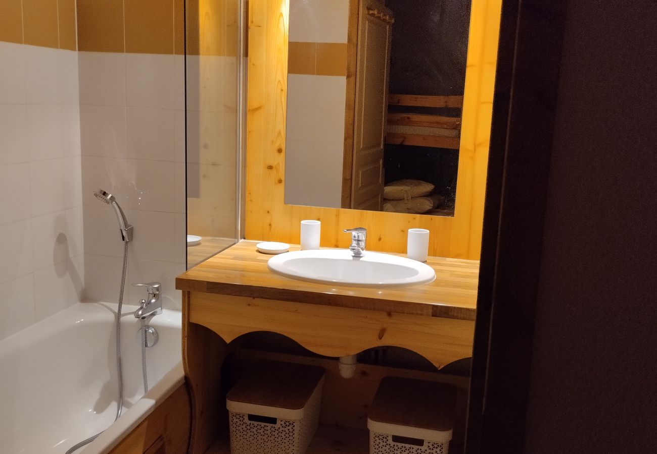 Ferienwohnung in Orelle - Hameau 1 002 - SPA & PISCINE appartement 6 pers