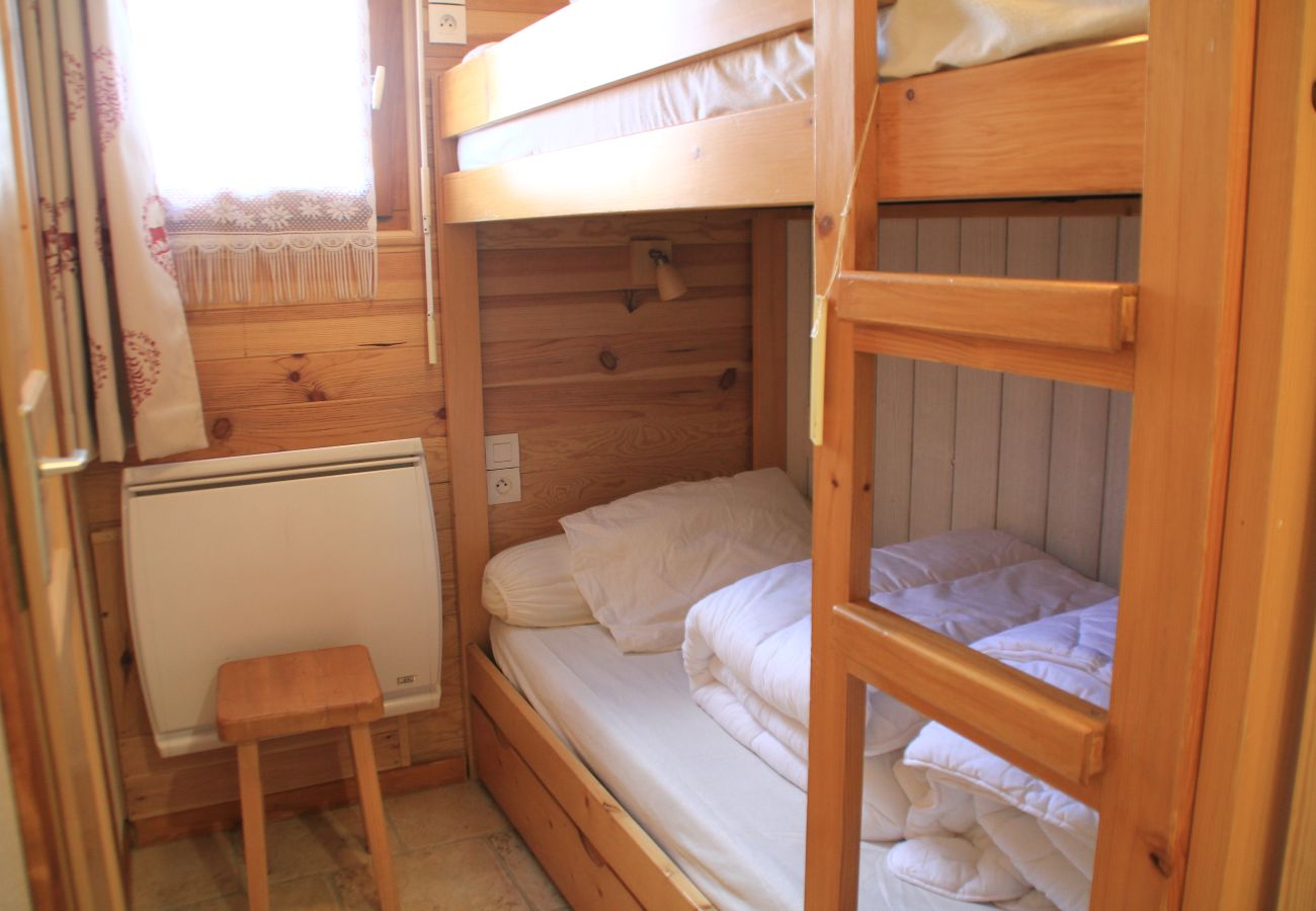 CR12-Schlafzimmer in Châtel, Frankreich 