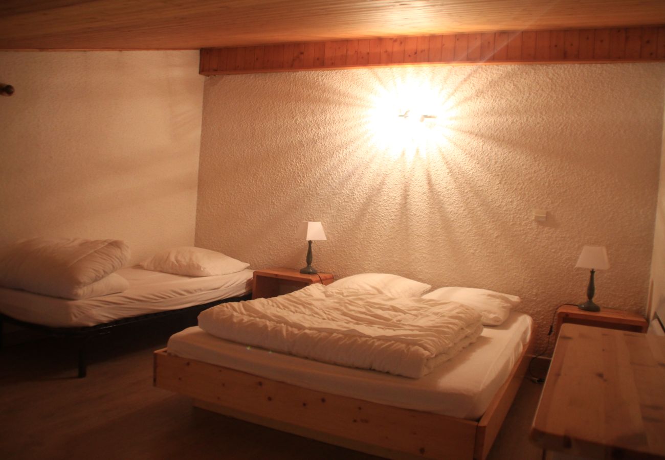 Schlafzimmer, Wohnung AP120 in Châtel in Frankreich