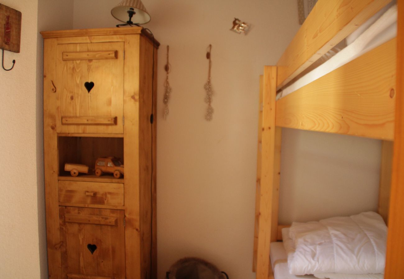 Schlafzimmer, Wohnung FA18 in Châtel in Frankreich