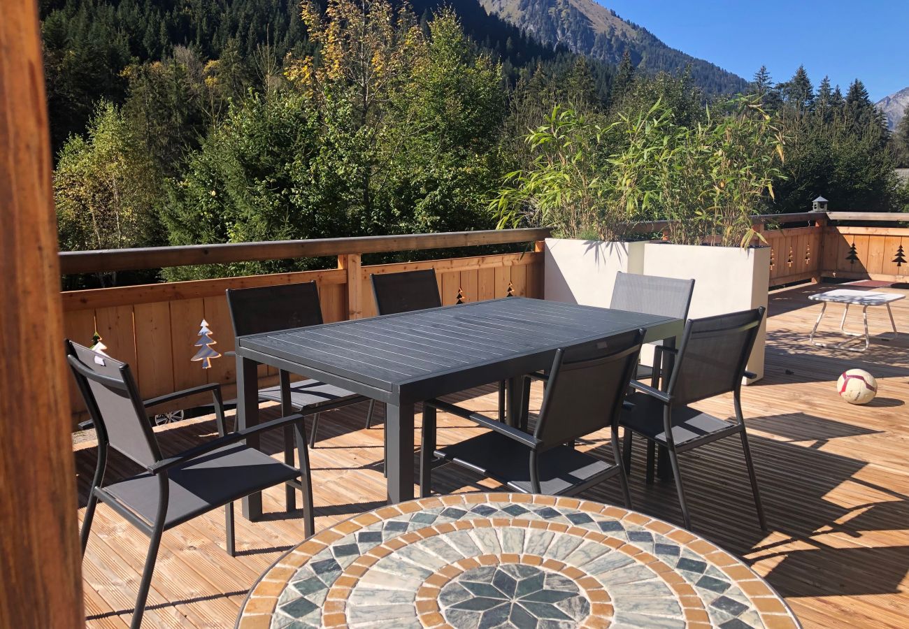 Terrasse Ours Blanc in Châtel en France