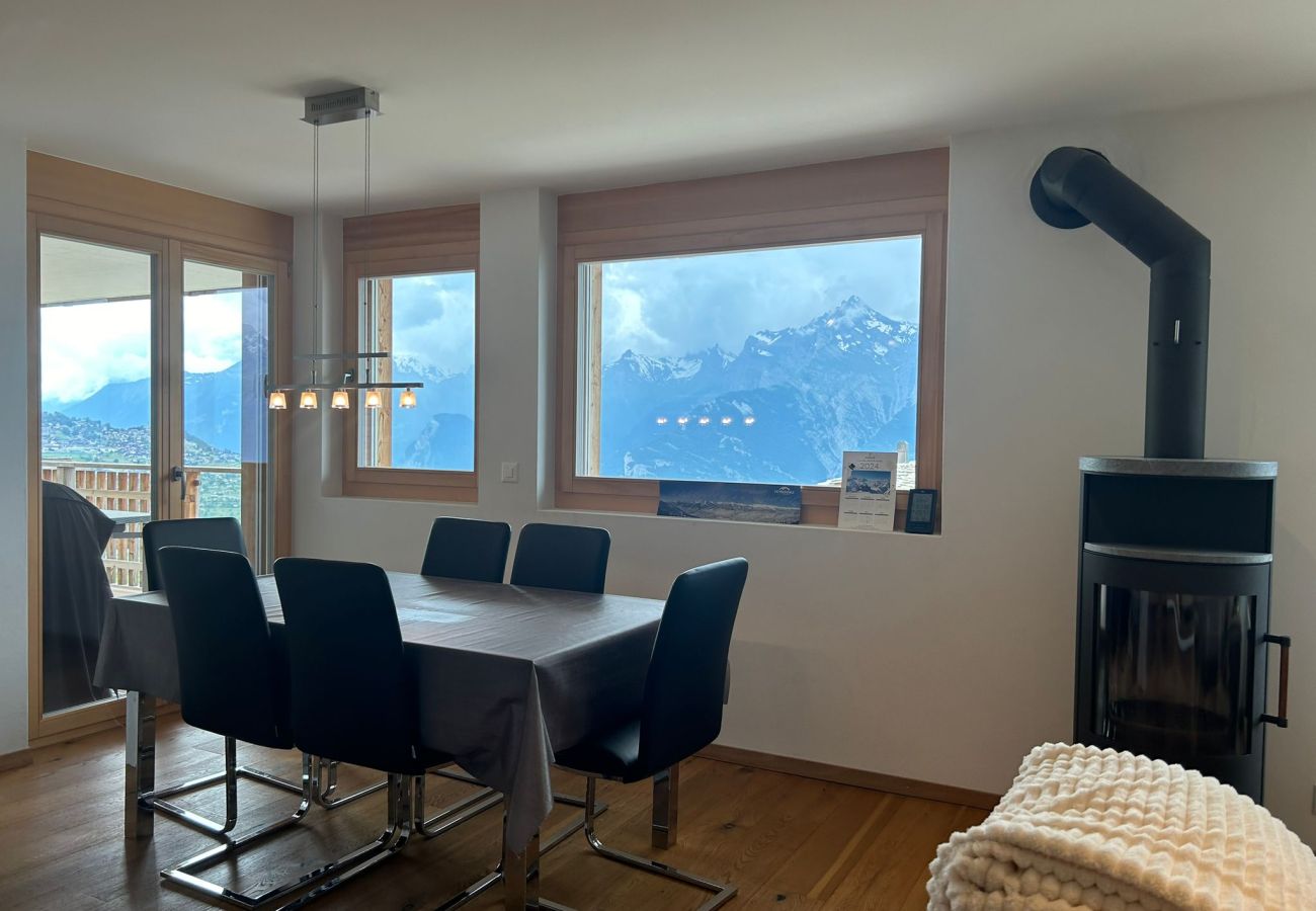 Eetkamer Appartement Ski Heaven SH 003 in Veysonnaz, Zwitserland