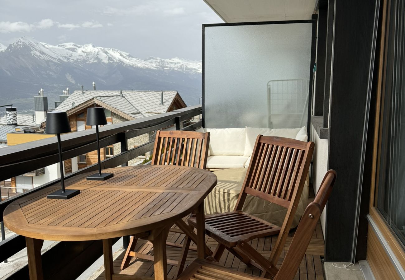 Buitenkant appartement E 022 in Veysonnaz, Zwitserland