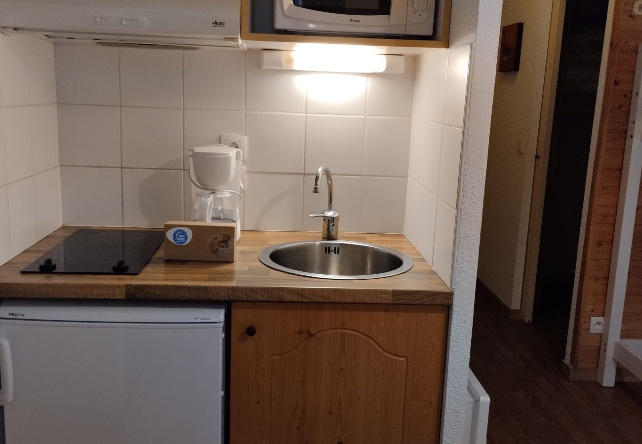 Woonkamer met stapelbed, appartement Hameau 5 201a in Orelle, Frankrijk