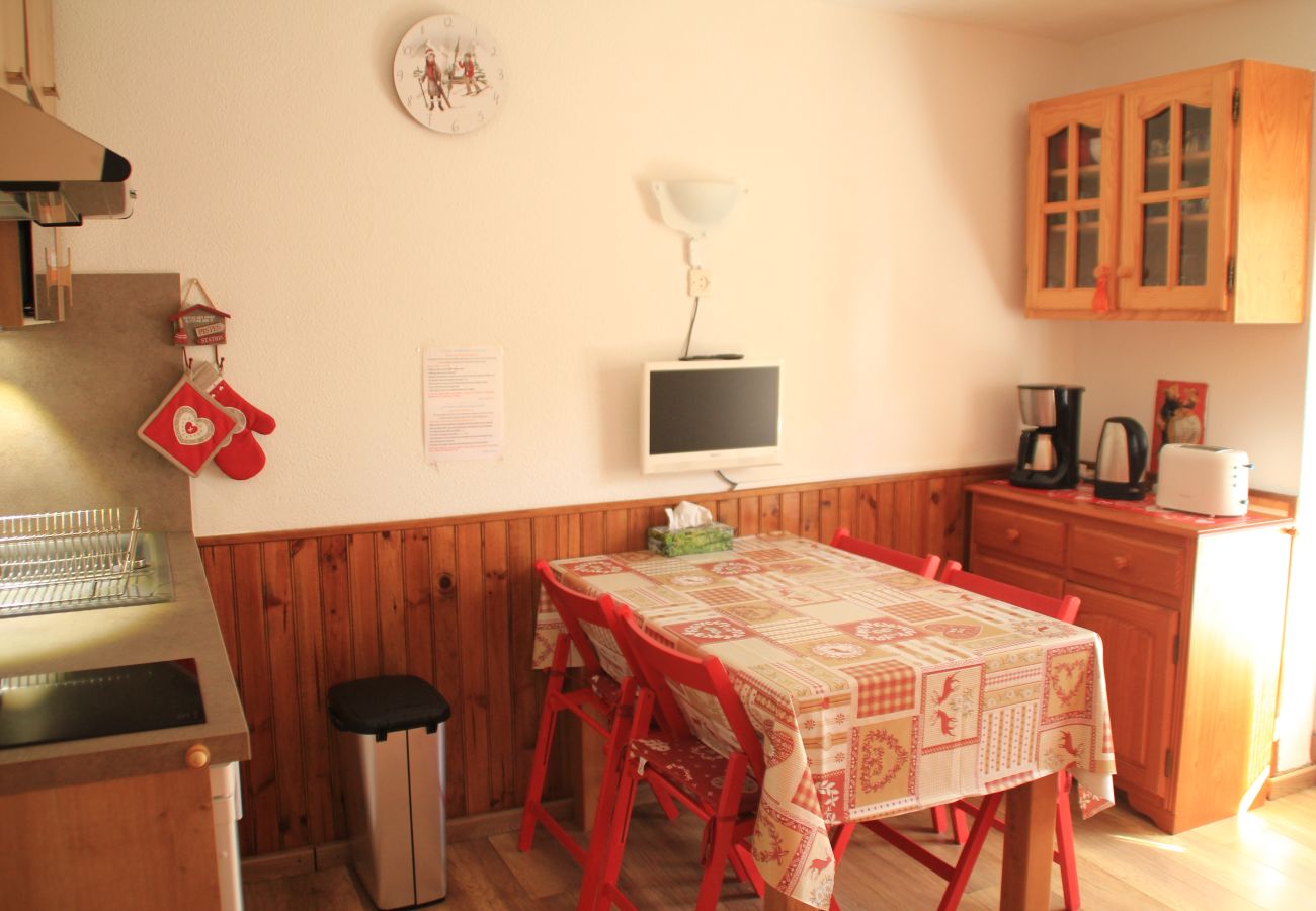 Dining room Apartment Gentianes GNA17 in Châtel, France