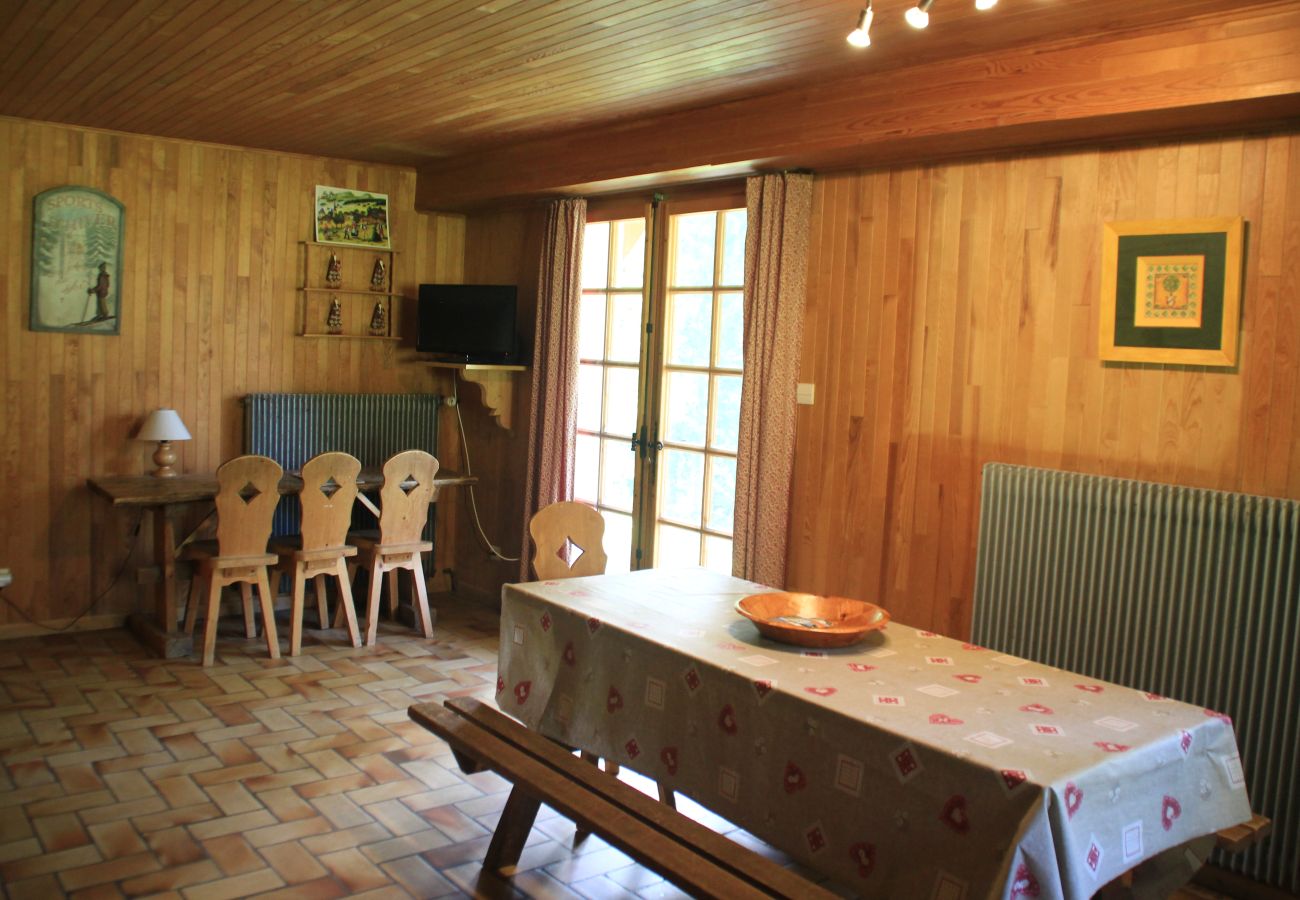 Eetkamer, MRP-chalet in Châtel in Frankrijk