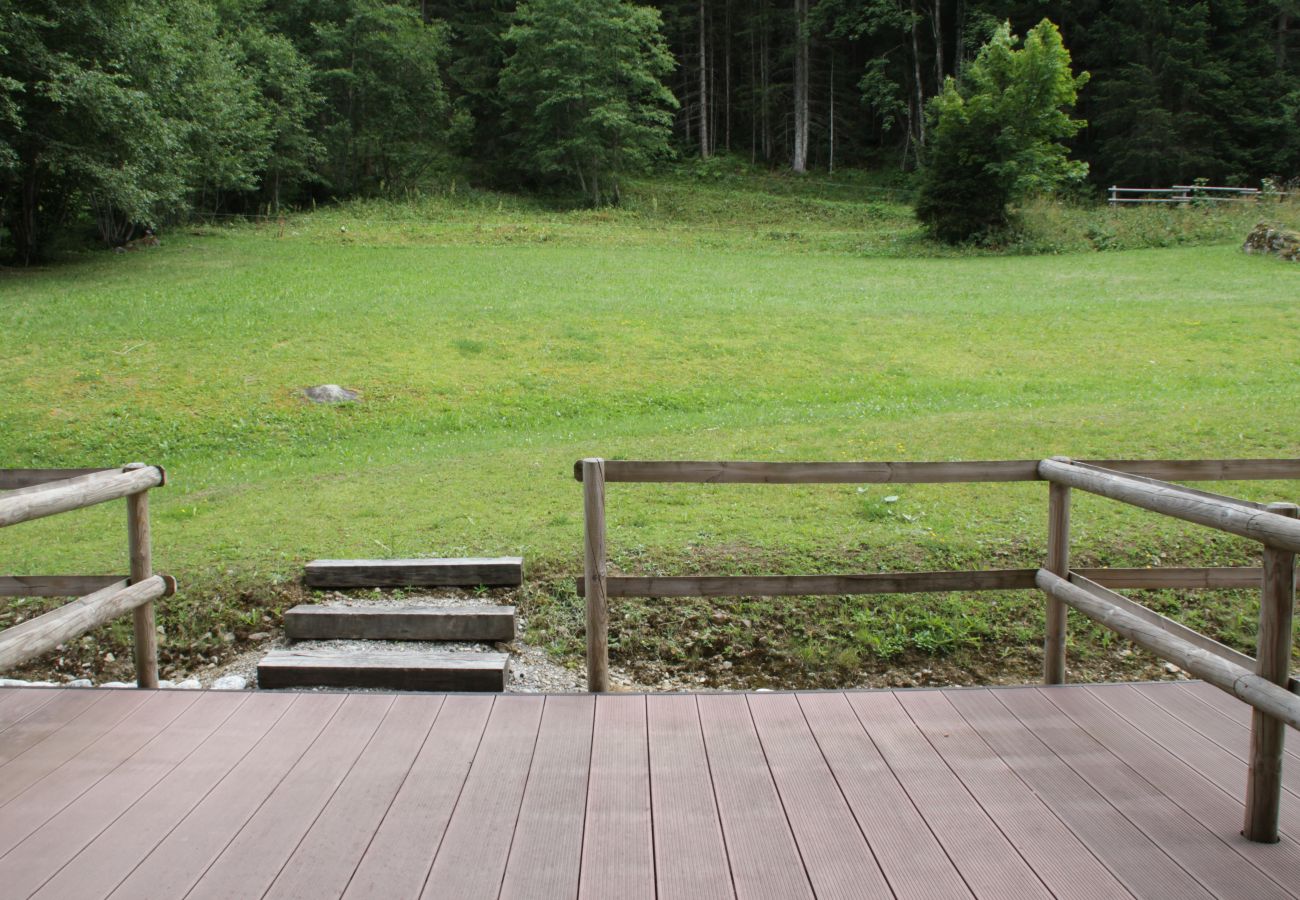 Terras, VL2 studio in Châtel in Frankrijk