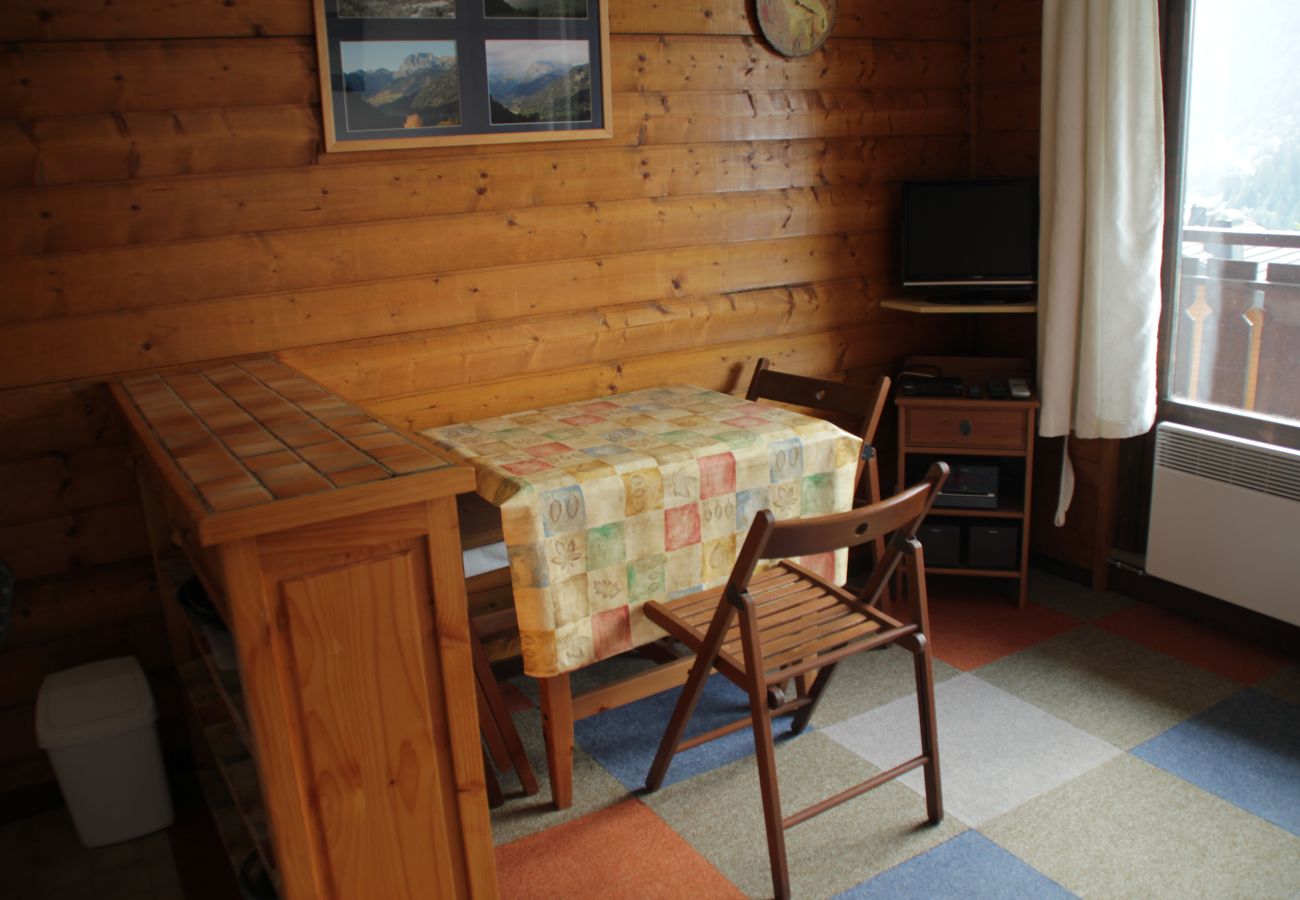 Salle à manger Véronica VR76 à Châtel, France