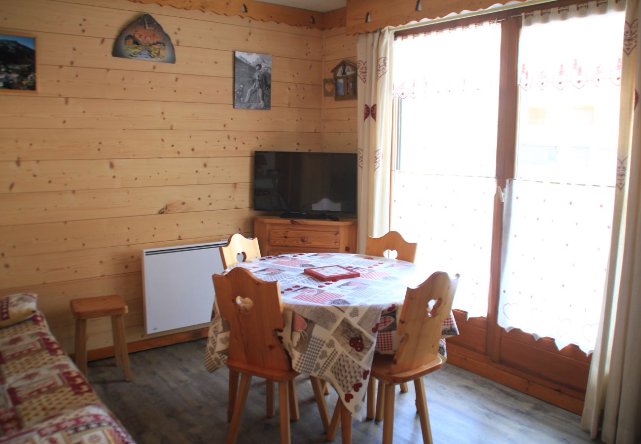 Salle à manger Christina CR12 à Châtel en France 