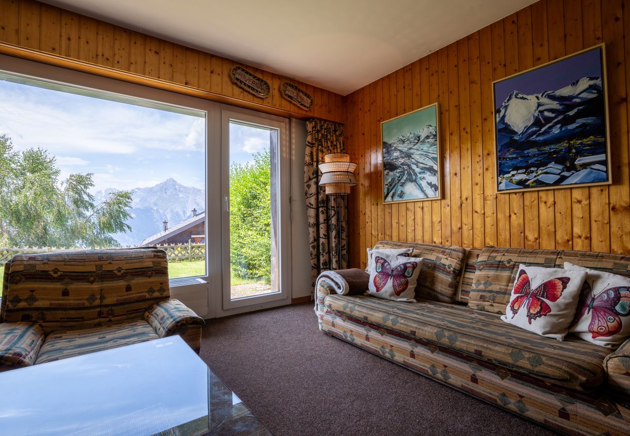 Living room of Apartment Beaulieu F 014 in Veysonnaz, Switzerland