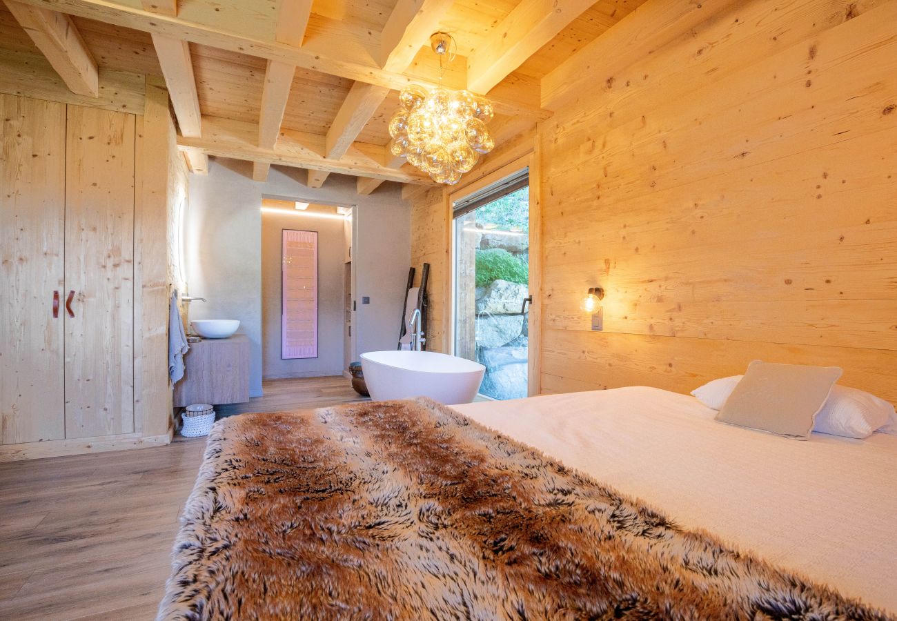 Bedroom Chalet Base Camp in Veysonnaz, Switzerland