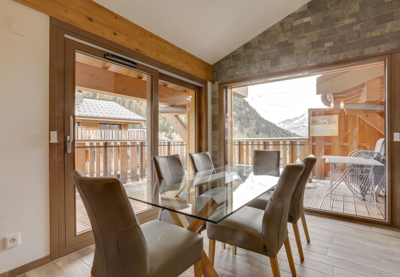 4 Elements apartment dining table in Châtel in France