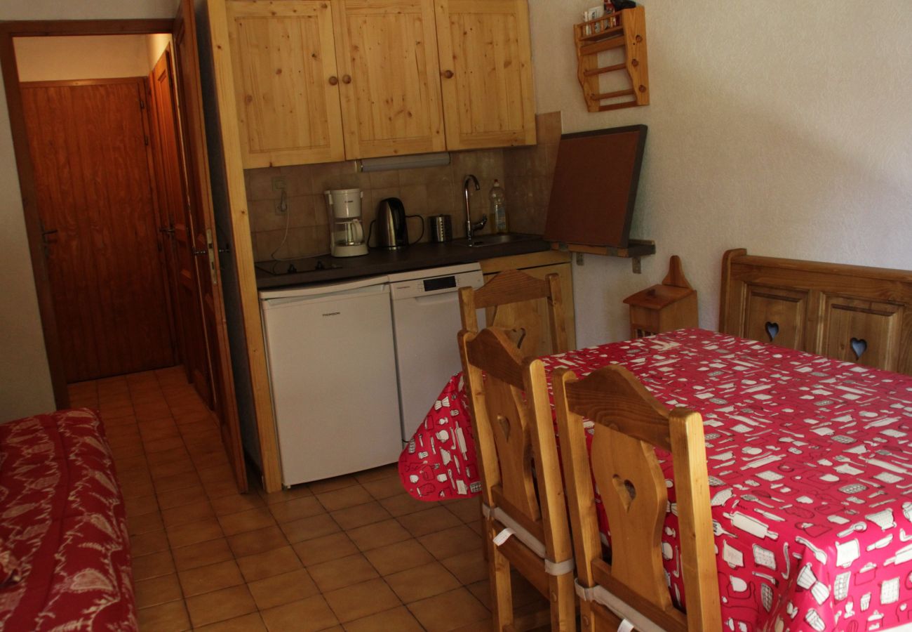 Dining room Apartment VOINETTES VNB2 in Châtel in France