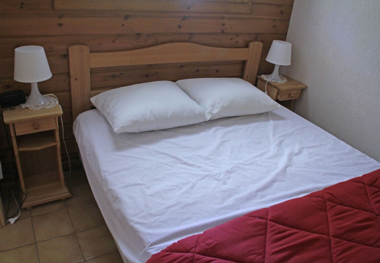 Bedroom Apartment VOINETTES VNB2 in Châtel in France