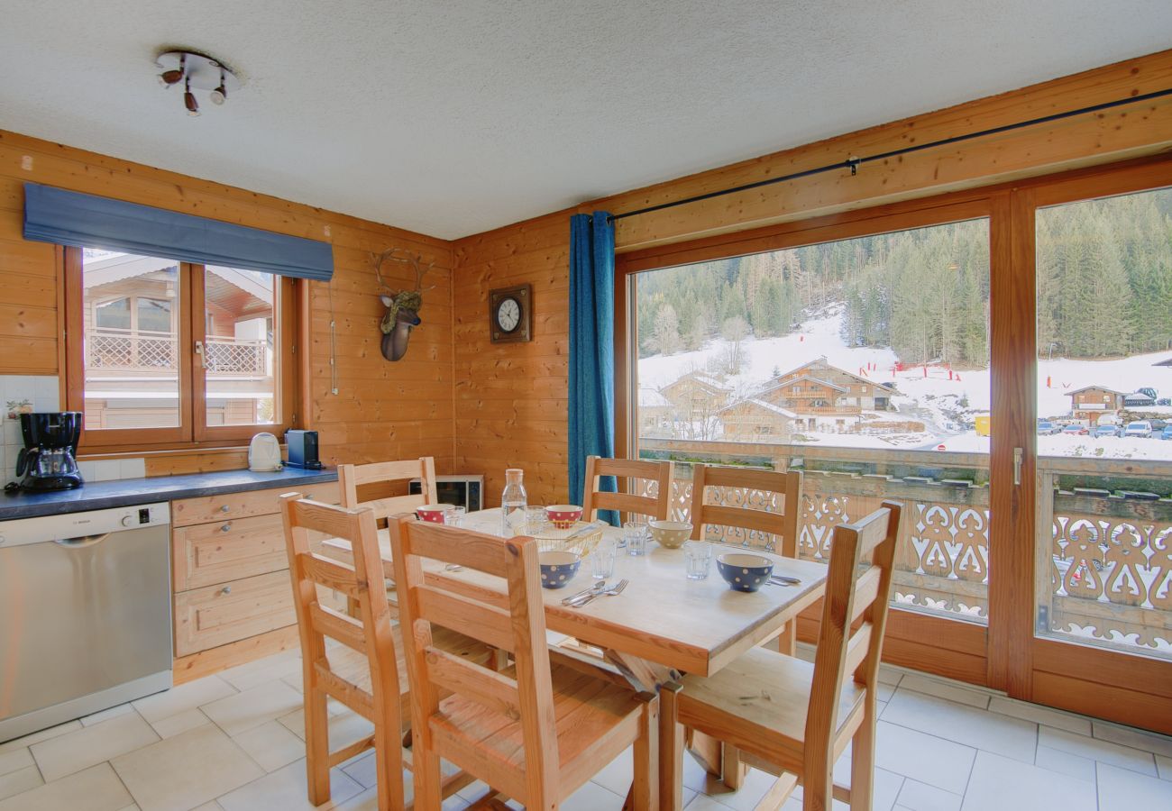 Evasion EV3 dining room in Châtel, France