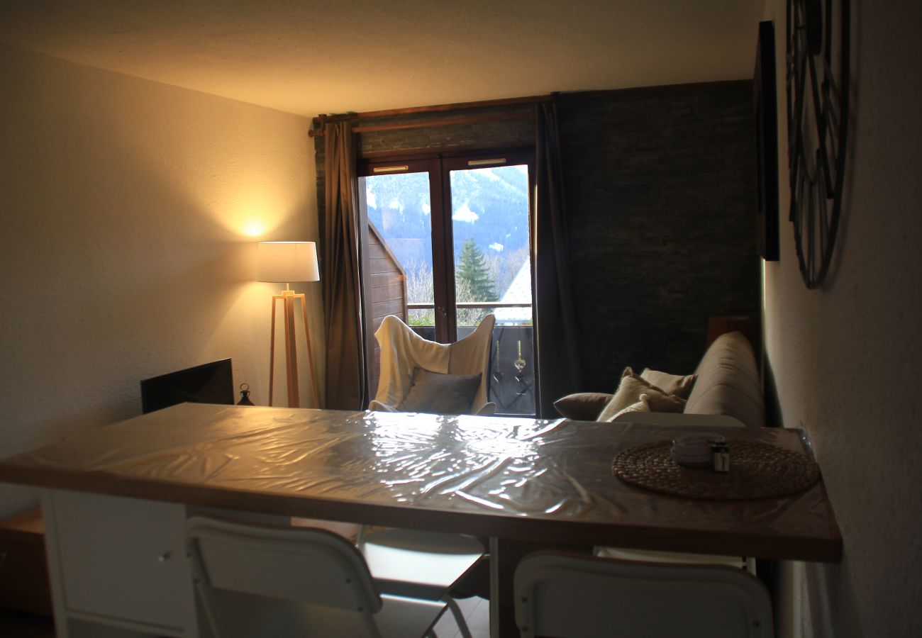 Dining room, studio YT46B5 in Châtel in France