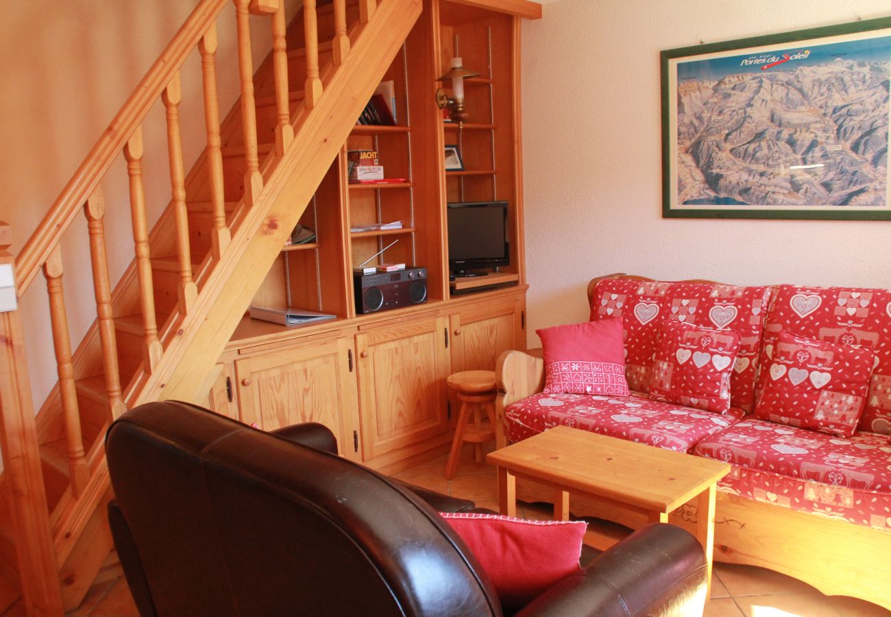 Sorbiers SS11 living room in Châtel, France