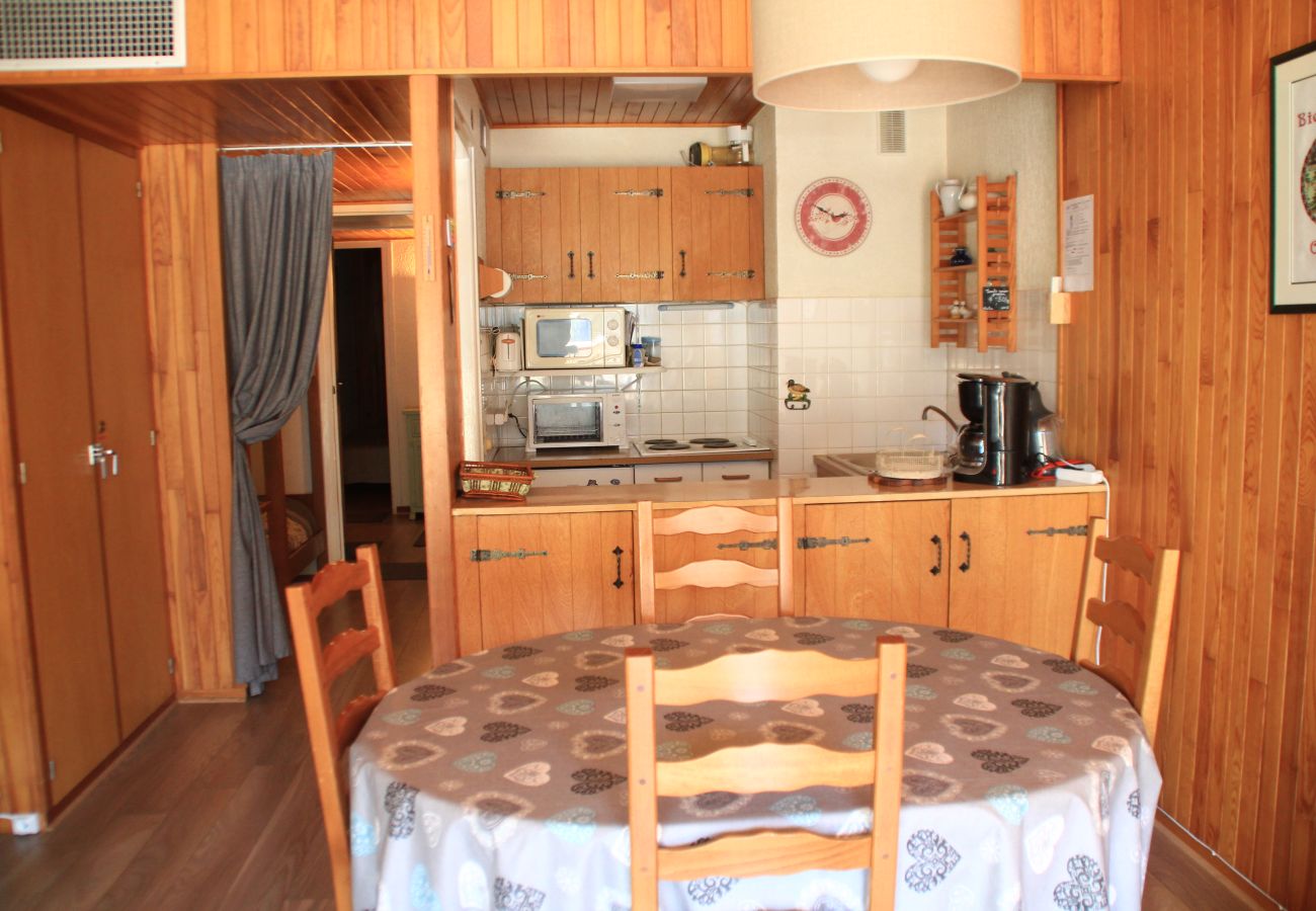 Dining room at the RSA4 residence in Châtel, France