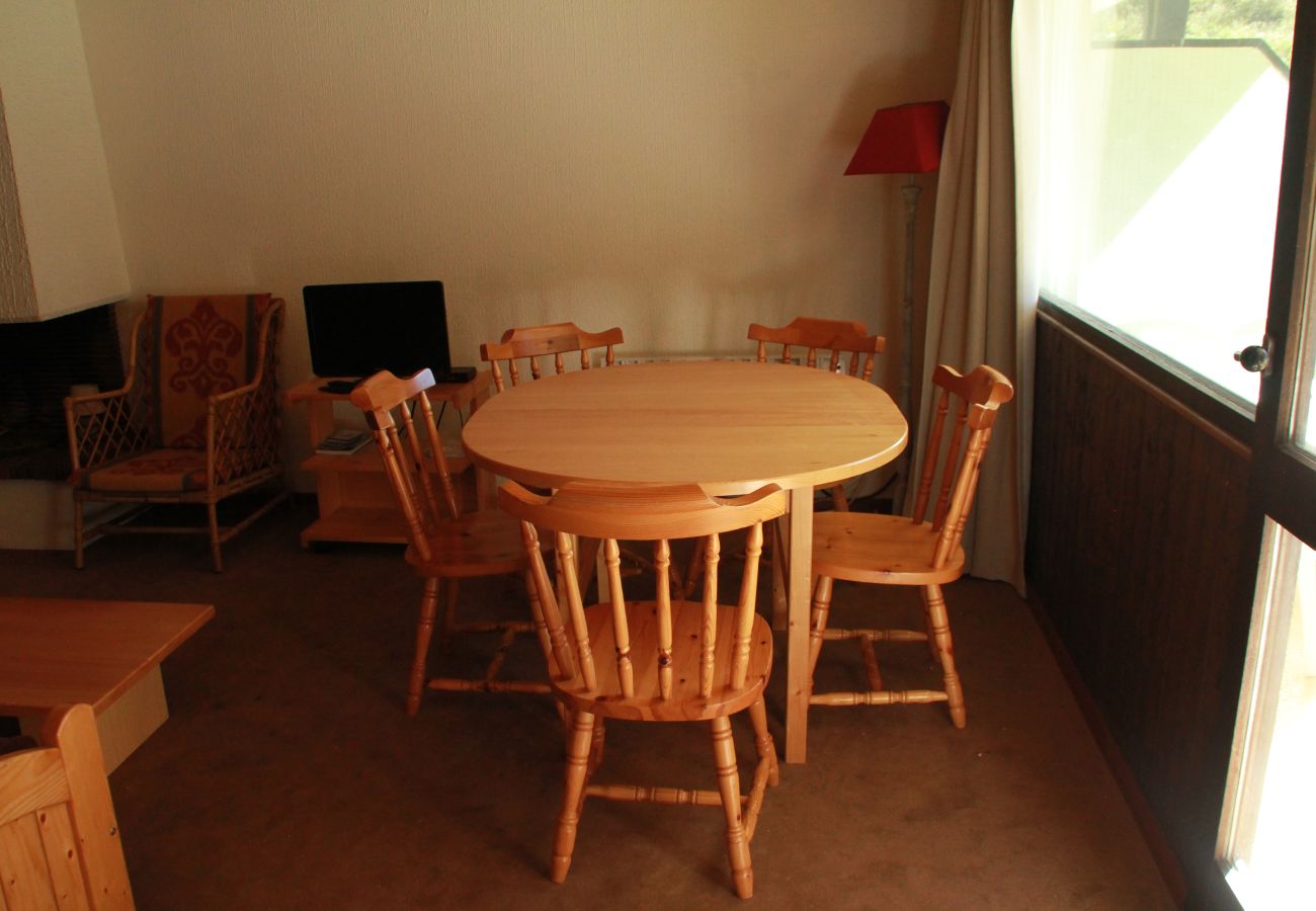 Dining room Rhododendrons village centre 