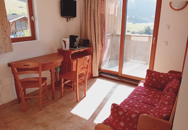 Dining room Apartment Terrasses D 406 in Termignon, France 